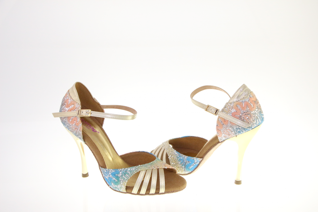Giro Dance Fashion