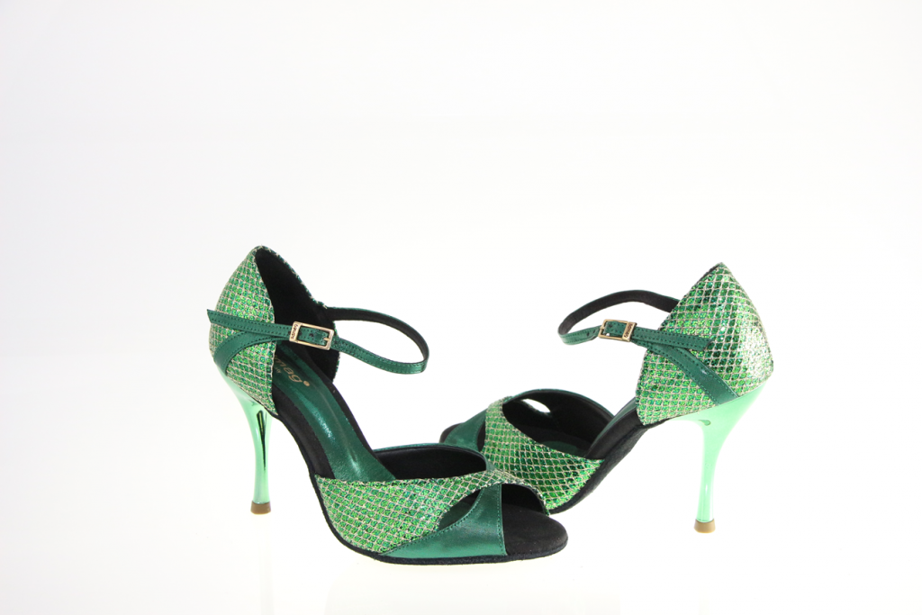 Giro Dance Fashion